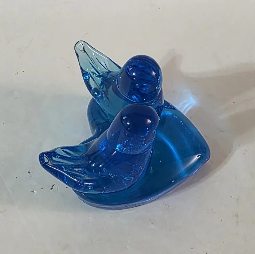 Titan Art Glass Double Bird On Heart 1990